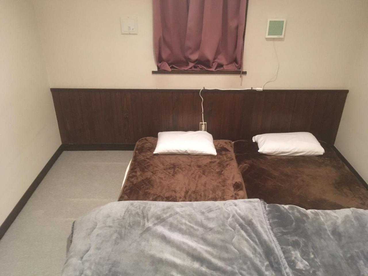 温泉ゲストハウス やすもり 本館 Hachimantai  Esterno foto
