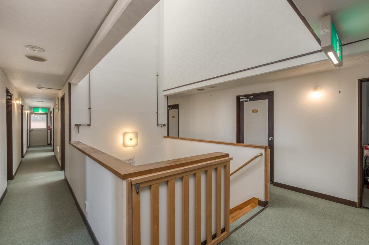 温泉ゲストハウス やすもり 本館 Hachimantai  Esterno foto